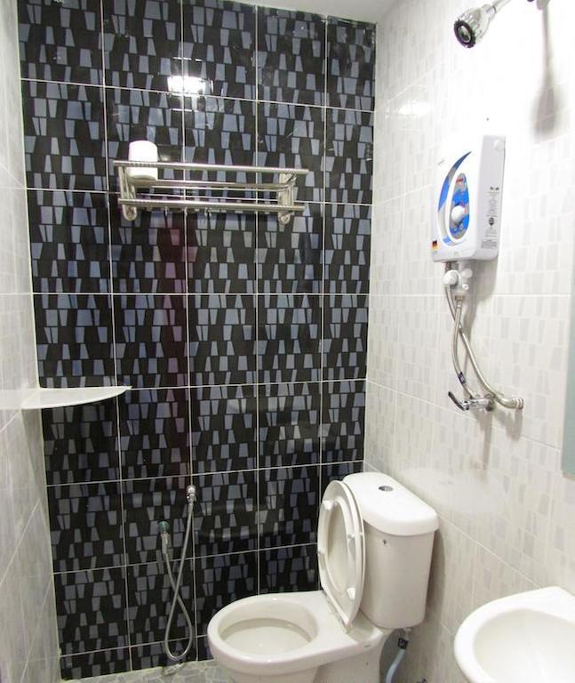 Hotel Zamburger Enstek Sepang Zimmer foto